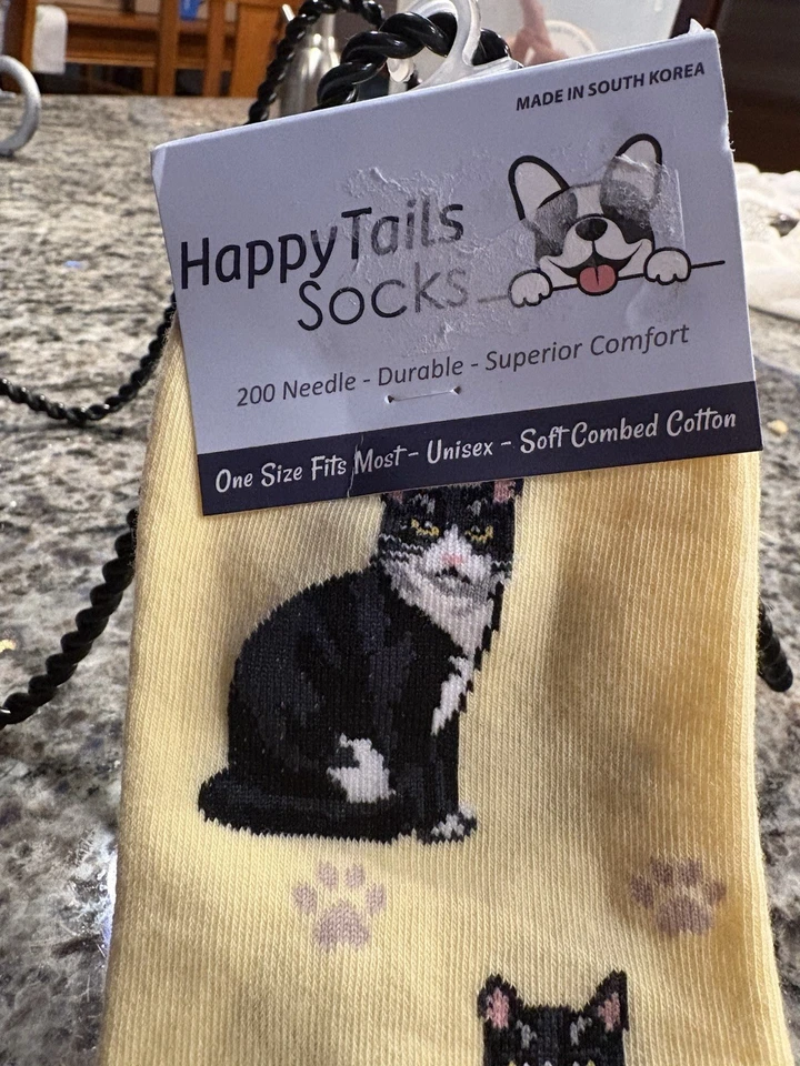 NWT Happy Tails Yellow Socks Black & White Cats Soft Cotton 🐈‍⬛ — 第 2/4 张图片