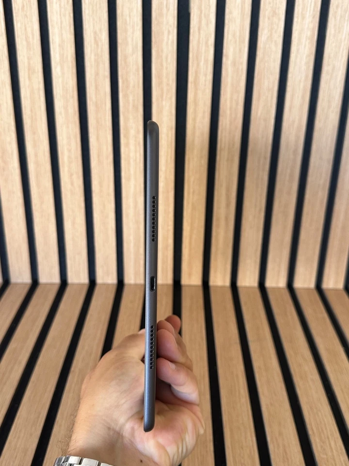 Apple iPad (9th generation) · 64GB · Cellular, foto 3 di 4