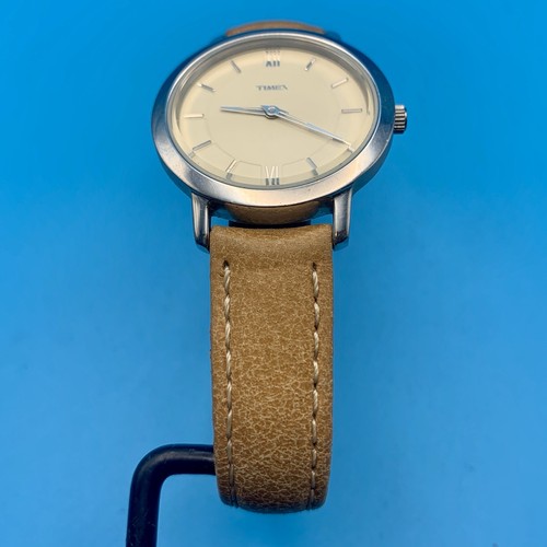 TIMEX T2M538 2009 Women’s Fashion Quartz Wristwatch Leather Band Working Cond - Picture 8 of 19