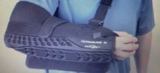  302 Large Ultra Shoulder/ Arm Sling 111 by Donjoy