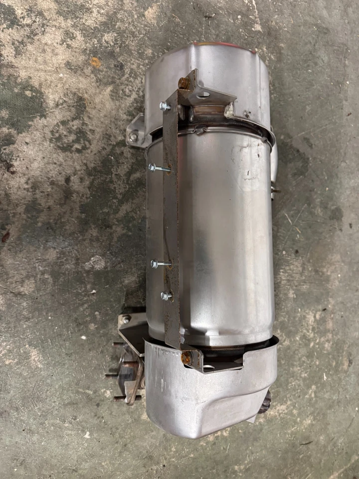 Partículas diésel Kubota DPF 1J583-19107, 1J583-19106, 1J583-19051, V3800 Foto 3 de 4