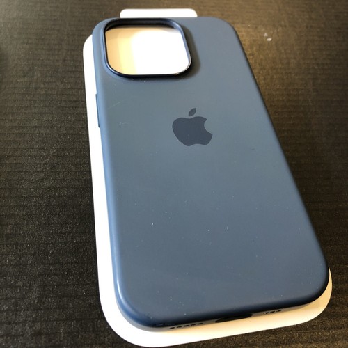 Coque silicone véritable Apple iPhone 15 Pro housse MagSafe bleu tempête A3125 - Photo 2 sur 8