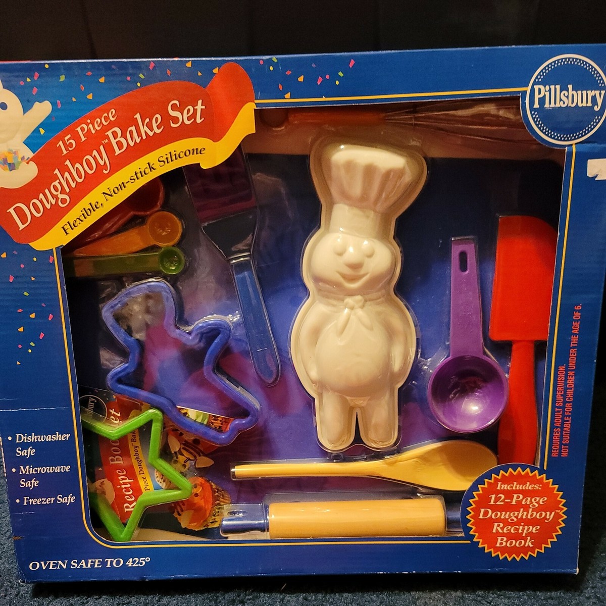 pillsbury doughboy アイスクリームコーン　いちご　2004年 Pillsbury Doughboy 15 Piece Childs Bake Set NIB 2004 | eBay