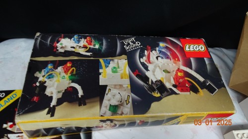 Vintage Lego Lot Space parts pieces minifigures bulk NOTHING COMPLETE - Picture 19 of 24