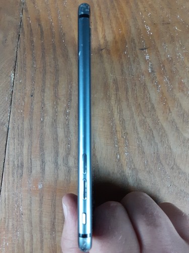 Unlocked iPhone 8 64GB AS IS- Cracked Screen - Photo 7 sur 13