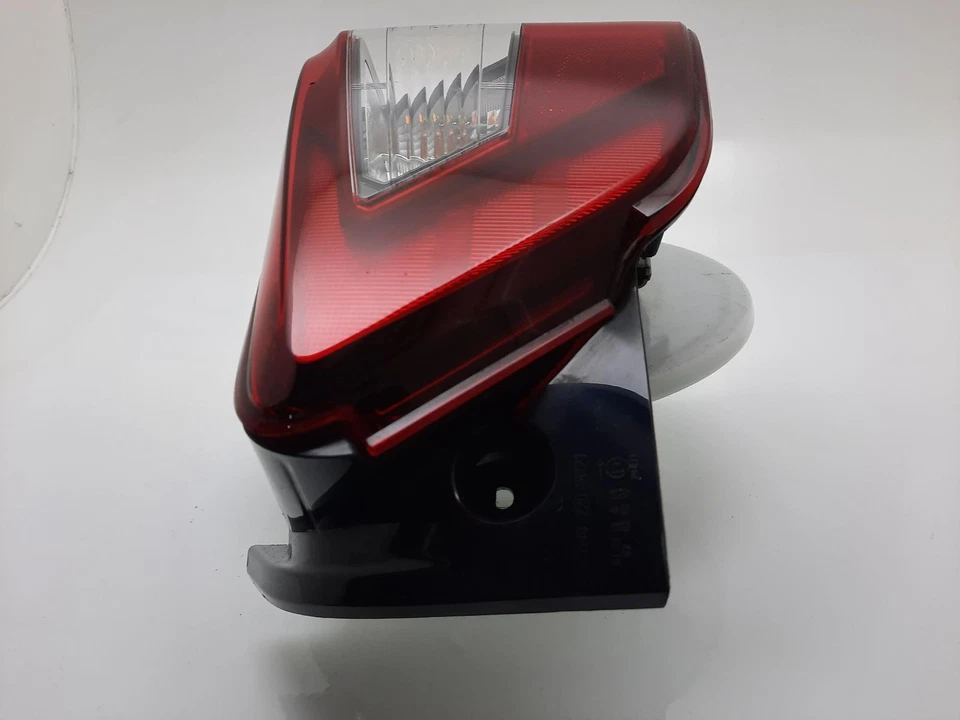 Luz trasera NISSAN MICRA O/S 2016-2022 5 puertas hatchback derecha   Foto 4 de 4