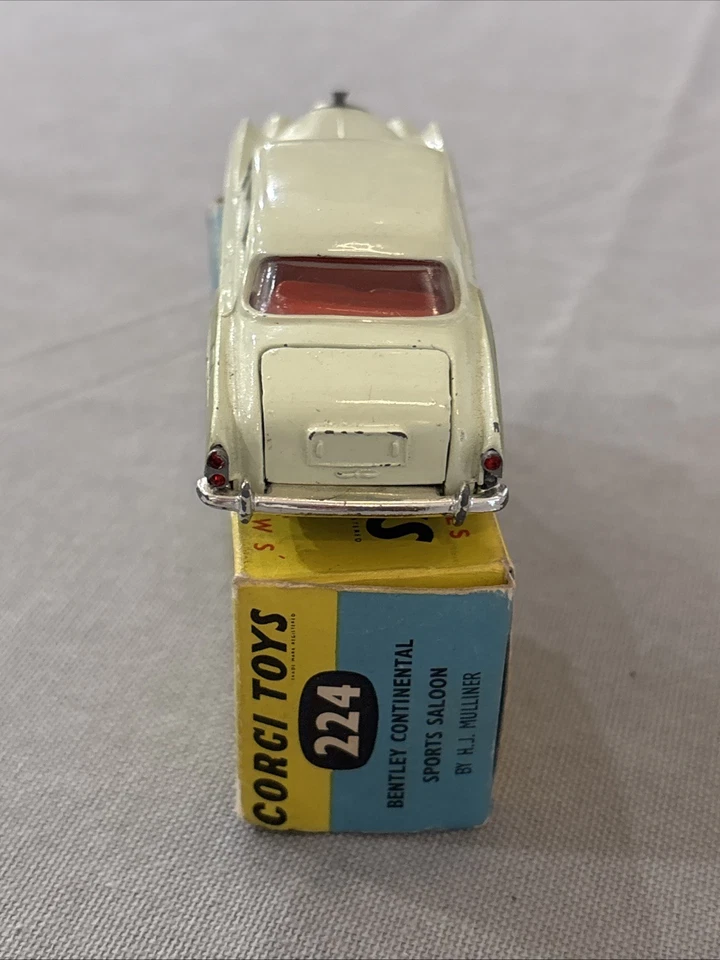 CORGI TOYS 224 BENTLEY CONTINENTAL SPORTS SALOON BY H. J. MULLINER - BLACK WITH - Photo 2/4