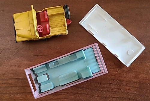 Vintage Lesney Yellow Jeep Matchbox & Pink Travel Trailer Very Good Condition - Picture 16 of 17