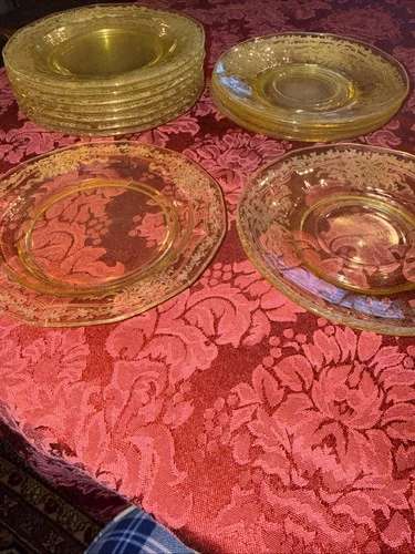 12 Fostoria June Topaz yellow depression glass plates 8 Bread Plates & 6 Saucers