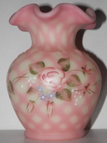 FENTON GLASS HAND PAINTED BURMESE VASE BY D. CUTSHAW BILL FENTON DOES FLUORESCE!