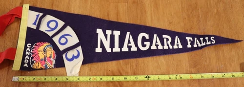 VINTAGE Canada NIAGARA FALLS 1963 FELT PENNANT 22" Purple