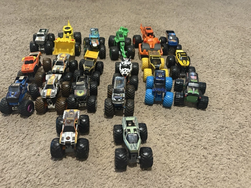 HOT WHEELS MONSTER JAM MONSTER TRUCK 1:64 LOT OF 20 - Image 4 of 4