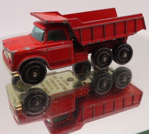 Matchbox 28 Mack Dump Truck Vintage with Box Good - Picture 2 of 3