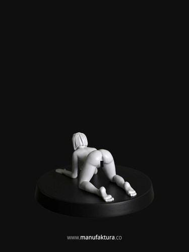 Slave Girl 73a - 28mm Scale Resin Miniature by Manufaktura Miniatures - Picture 4 of 5