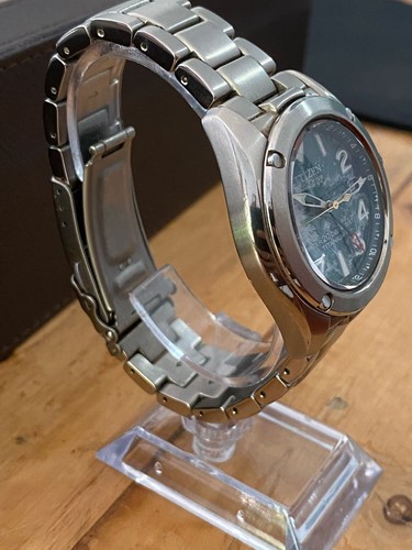 RARE MEN WATCH Citizen Promaster GMT Titanium Solar Eco Drive Green Pattern Dial - Picture 4 of 6