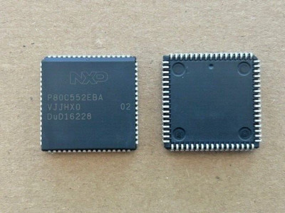 1 Stück Integrierte Schaltung - P80C552EBA - NXP - PLCC68