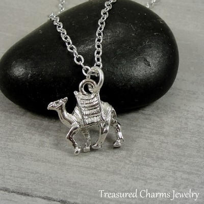 Silver CAMEL CHARM Desert Animal PENDANT *NEW* Silver CAMEL CHARM Desert Animal PENDANT *NEW*
