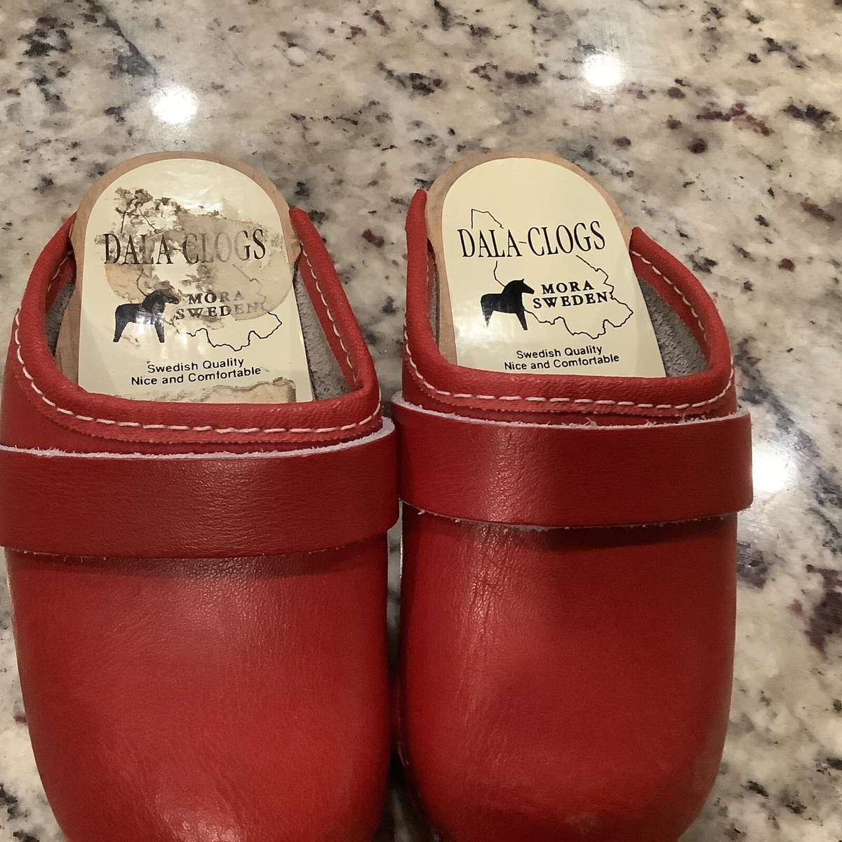Toddler girl hotsell leather clogs