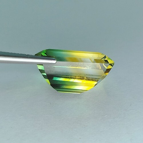 22.55 carats HUGE GREEN YELLOW BI-COLOR QUARTZ OCTAGON LOOSE GEMSTONE - Picture 2 of 2