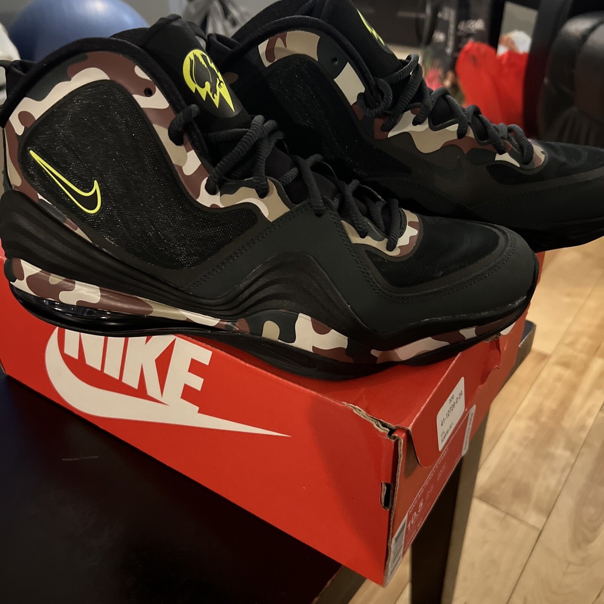 Nike Air Penny 5 Camp size 11 Black Spruce / Black - Volt NIKE AIR PENNY V 5 CAMO BLACK-SPRUCE GREEN-BLACK-VOLT SZ  main image 2