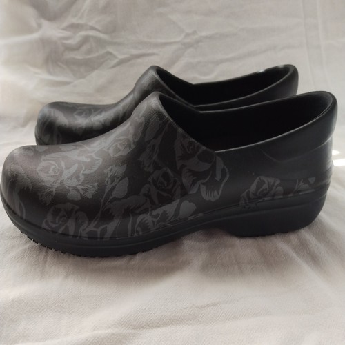 Crocs Neria Pro II Women's Clogs Size 6 Black Silver Roses Slip Resistant - Picture 9 of 16