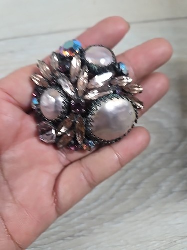 Atemberaubende Vintage Brosche weiß rosa Strass bronzefarben Anstecknadel - Bild 11 von 11
