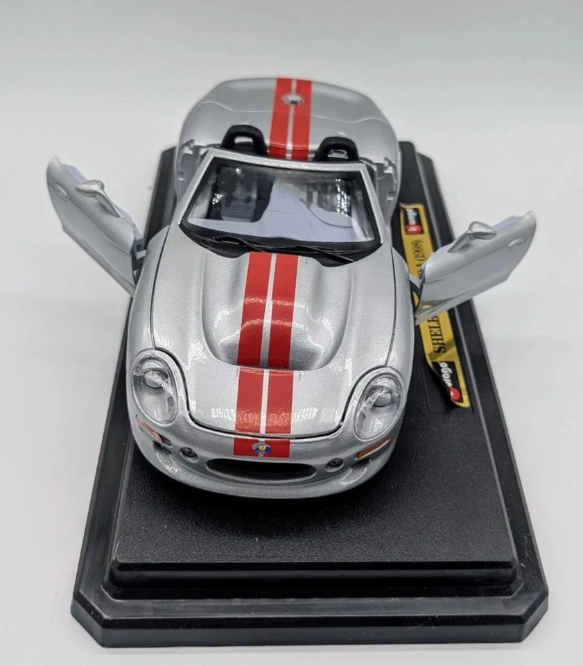 Burago 1/24 - Shelby Series Silver Bijoux Collection Diecast Scale Model Boxed - Image 4 of 4