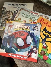 Bundle Of 4 Books Pete The Cat / Clifford