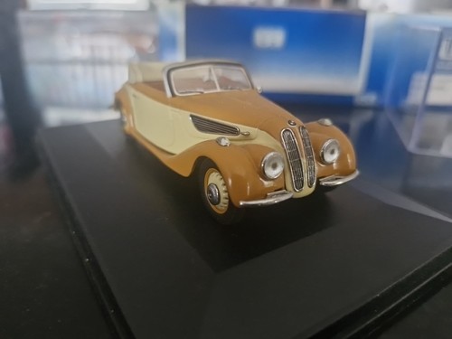 1:43 Scale Universal Hobbies BMW 327 Convertible - Brown and Beige 1576 - Picture 18 of 23