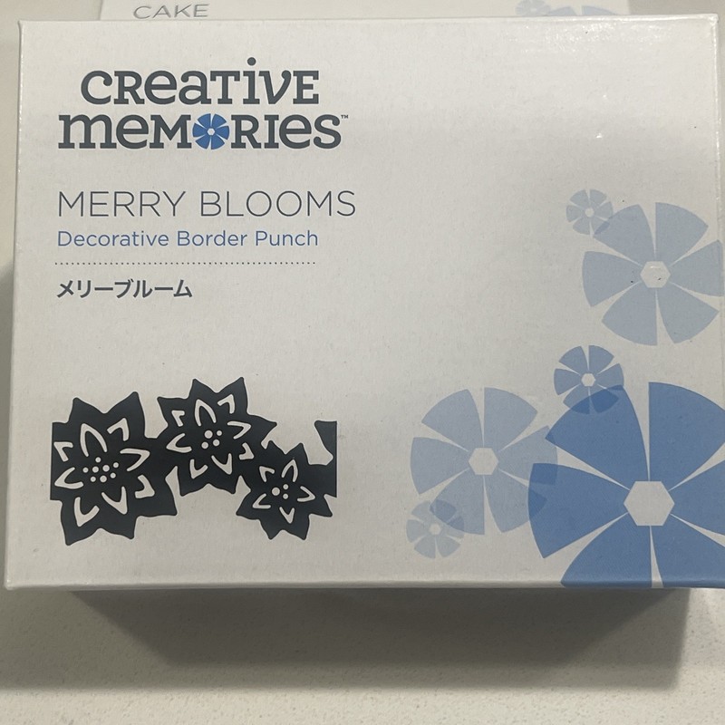 Brand new in box Creative Memories - MERRY BLOOMS - Decorative Border Punch! 