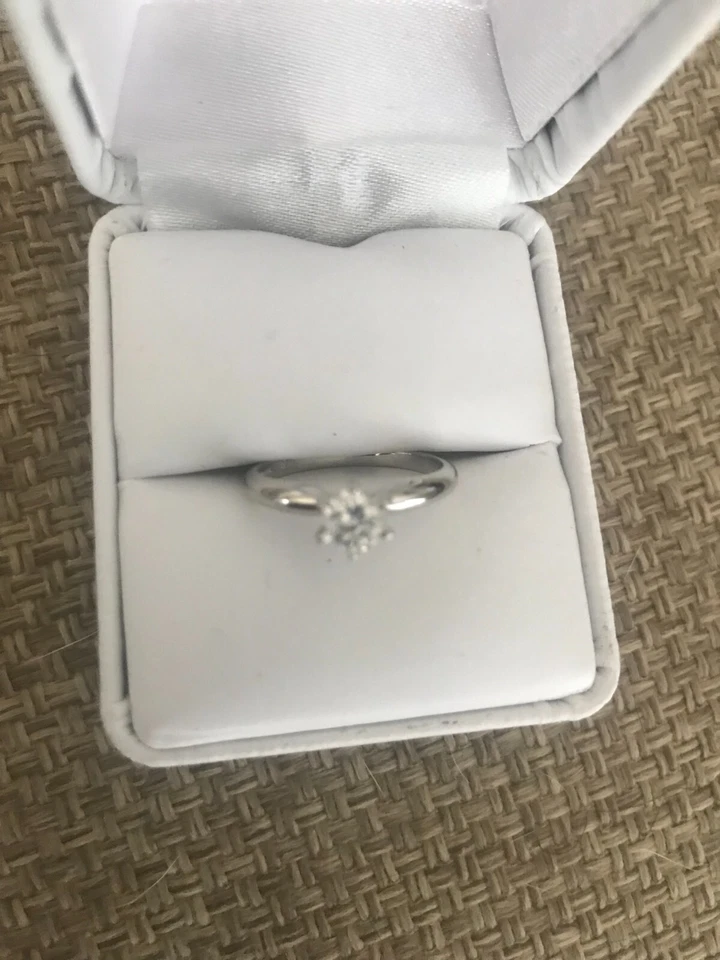 Natural Brilliant Cut Diamond Engagement Ring 0.45 ct. Ring size 7 - Image 2 of 4