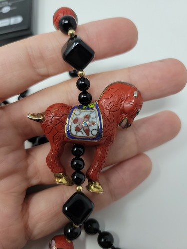 VINTAGE CHINESE CINNABAR ONYX CLOISONNE HORSE NECKLACE - Picture 2 of 9