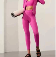 New ATHLETA  Transcend Crossover 7/8 Tight SIZE XS  Iceplant Pink