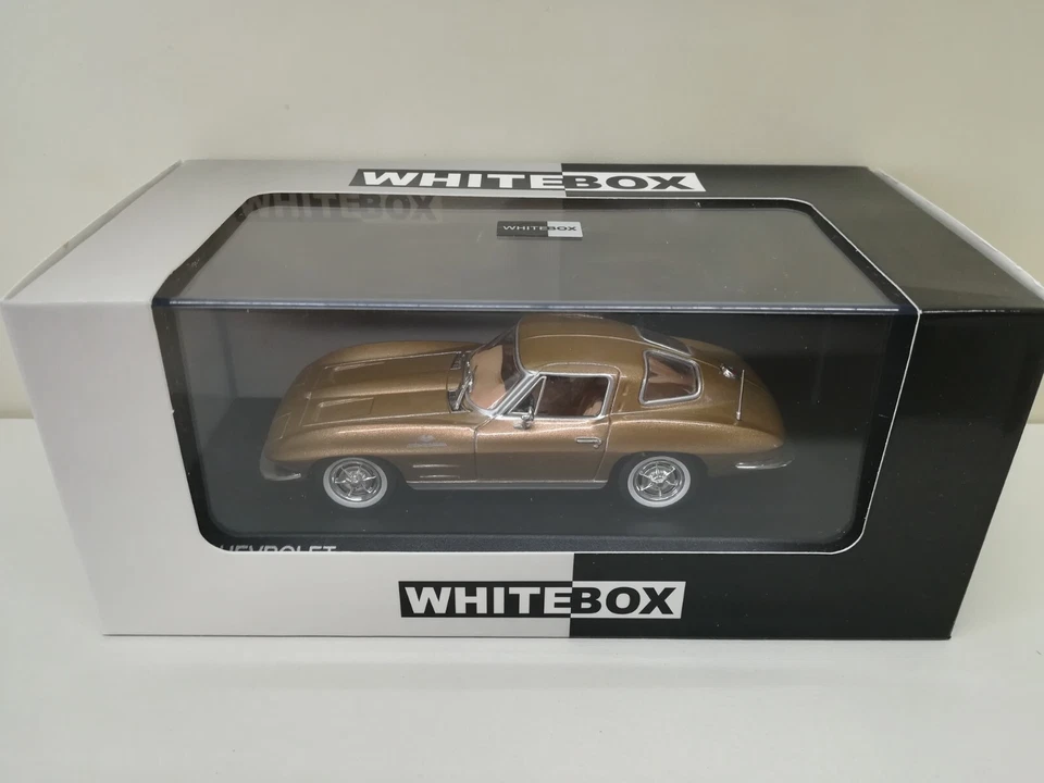 CHEVROLET Corvette C2 StingRay - 1963 - WHITEBOX 1:43 - Immagine 2 di 4