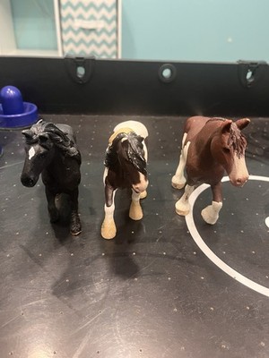 schleich horses lot Of Three-READ DESC