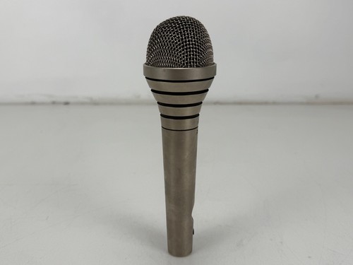 Micrófono hipercardioide dinámico con estuche Akg D330BT - Imagen 7 de 13
