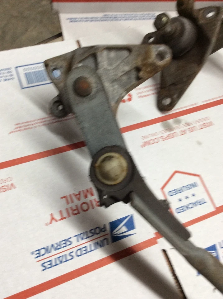 1996 - 1999 年 ISUZU OASIS WINDSHIELD WIPER LINKAGE ARMS 完整组件本田 ODY — 第 4/4 张图片