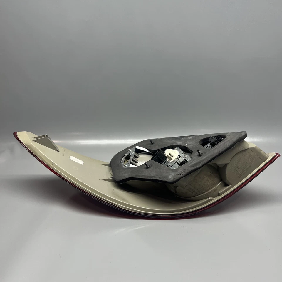 MERCEDES BENZ R500 尾灯右乘客 2006 2007 2008 2009 A2518200464 — 第 4/4 张图片