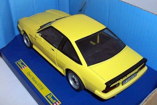 Revell 1/18 - 08421 Opel Manta GT/E Yellow - Picture 2 of 3