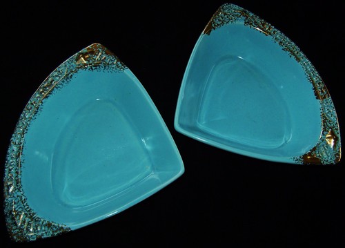 2 Vtg MID CENT Blue Calif USA Triangle Pottery Gold Metallic Lazy Susan Dishes - Picture 2 of 4