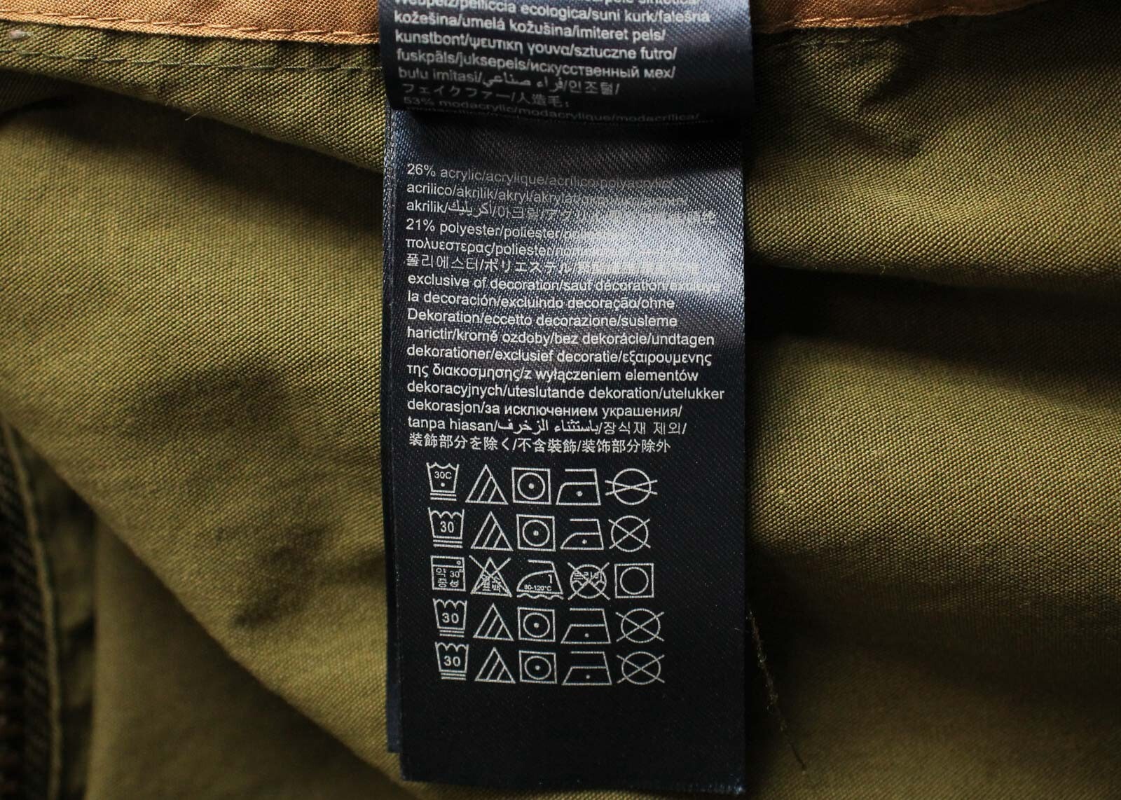 Foto 10 di 24