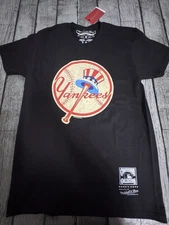 NWT Men’s Mitchell & Ness New York Yankees Under The Lights Tshirt Medium SS Tee