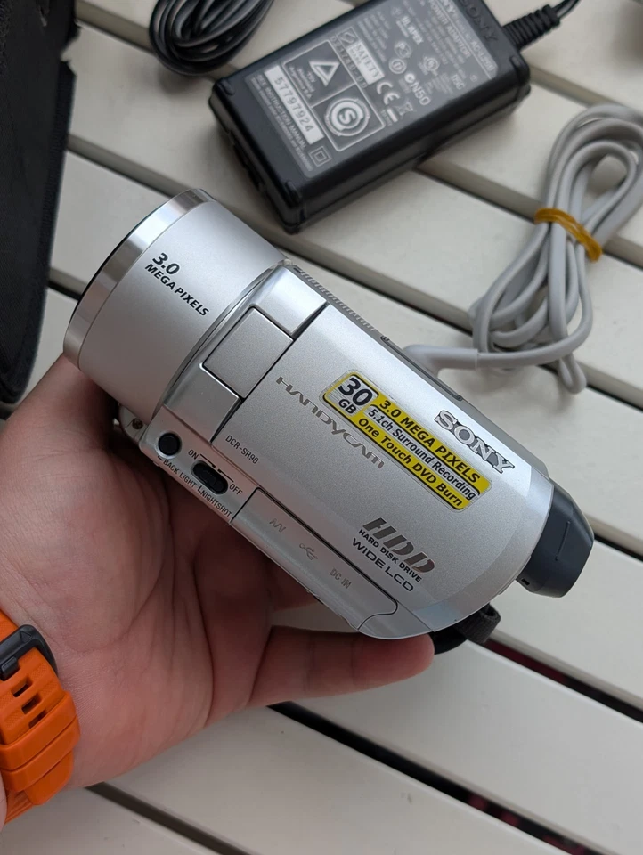 SONY HANDYCAM DCR-SR90E CAMCORDER 30GB HARD DISC DRIVE DIGITAL VIDEO CAMERA HDD - Image 3 of 4