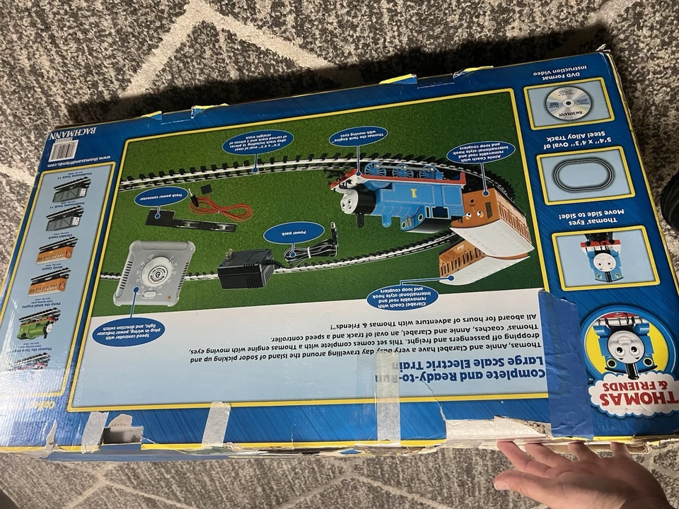 Thomas and Friends Bachmann G Scale Deluxe Thomas with Annie and Clarabel - Image 3 of 4