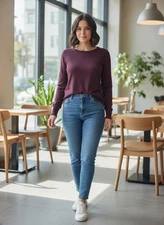 VERO MODA NWT Women's Scallop Neck Stretch Knit Top Sweater Port Royale Burgundy