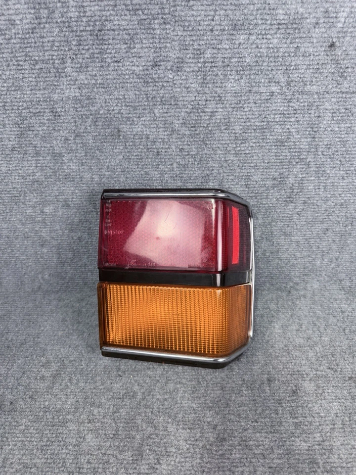 Luz trasera exterior derecha Rolls Royce Silver Spirit SPUR 1981-1998 Bentley Foto 4 de 4