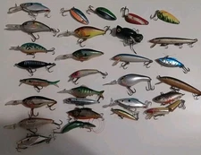 Lot of 29 Fishing Crankbait Lures Rebel Rapala Assortment Brands Sizes Colors