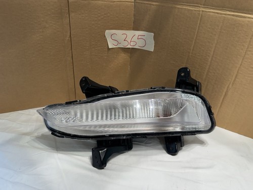 Front Passenger Side Fog/Turn Signal/Parking Light Assembly For 2019-2020 Kia Optima – Direct Replacement – 92304-D4510