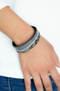 Paparazzi-Jewelry-Bracelet-Flirtaiouisly-Feline-Silver-NWT-4769