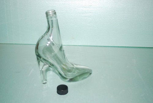VINTAGE CLEAR GLASS LADIES HIGH HEEL SHOE LIQUOR BOTTLE - Picture 4 of 4